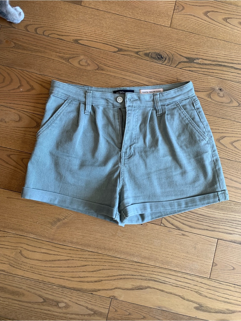 BCBGeneration Pleated Cuffed Women's Jeans Shorts in Sage
